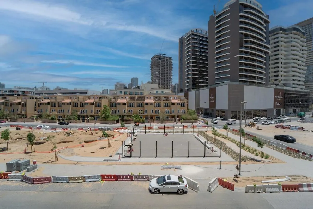 Appartamento Elegant Jvc Stay Luxury Amid Nature Dubai Emirati Arabi Uniti