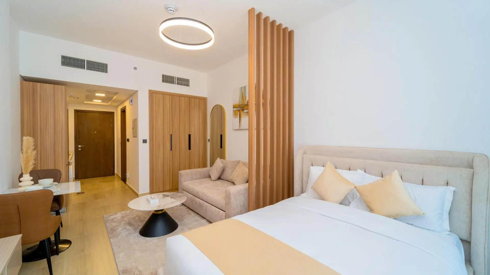 Appartamento Elegant Jvc Stay Luxury Amid Nature Dubai