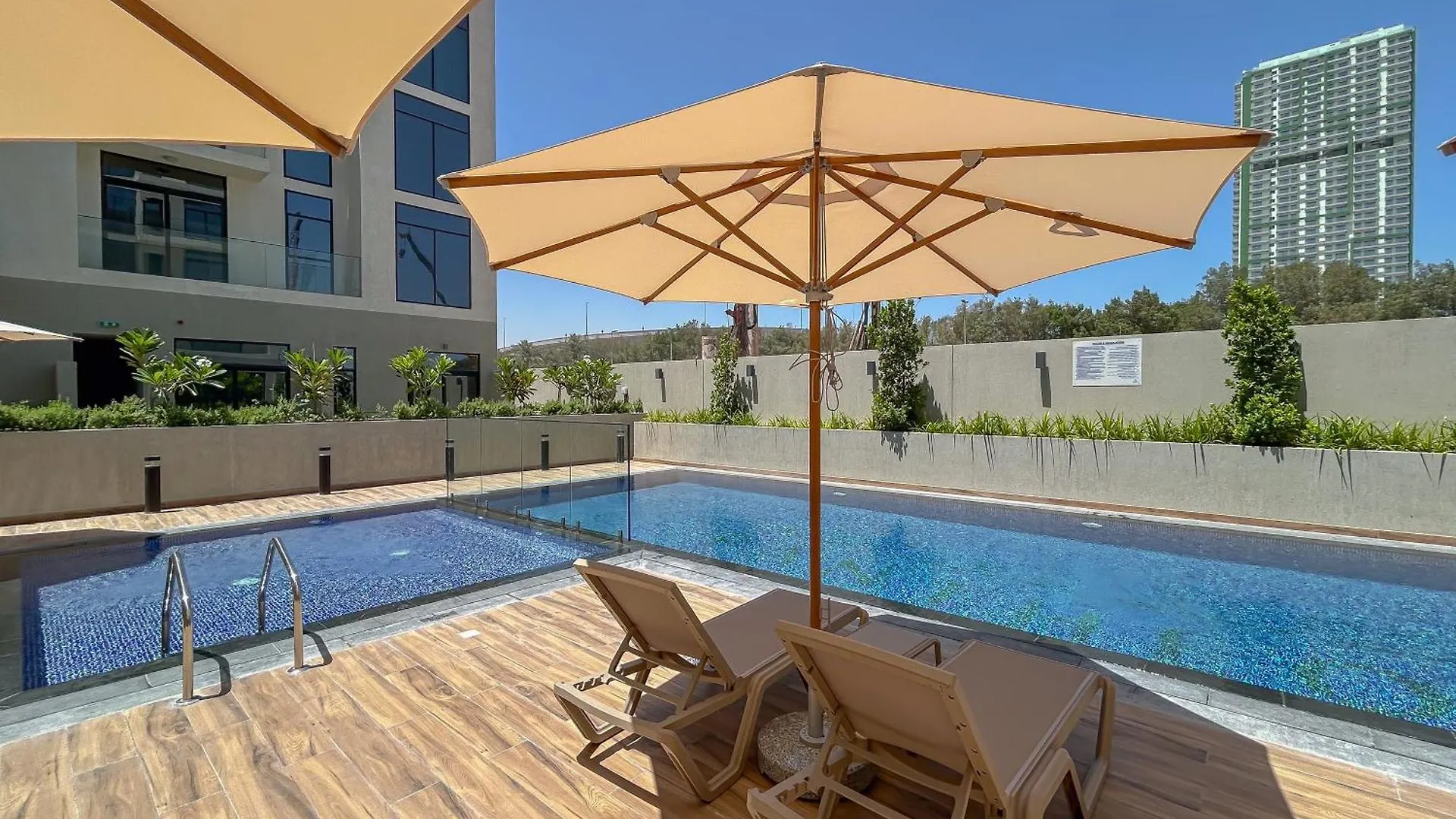 Elegant Jvc Stay Luxury Amid Nature Dubai Emirati Arabi Uniti