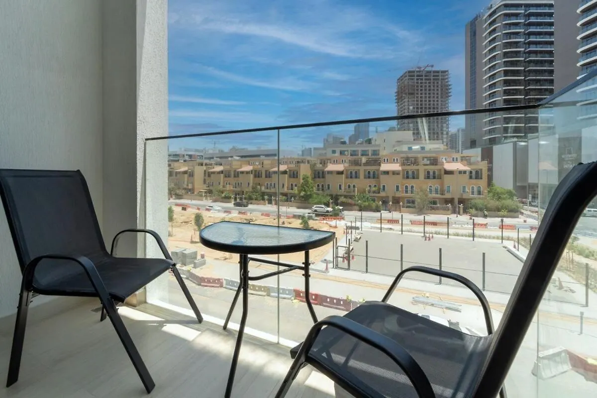 Elegant Jvc Stay Luxury Amid Nature Dubai 0*,