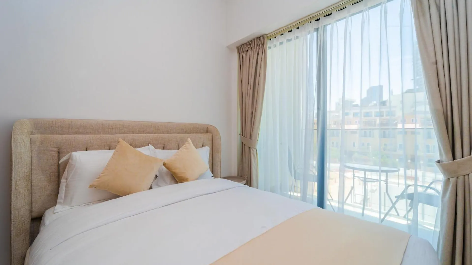 Elegant Jvc Stay Luxury Amid Nature Dubai