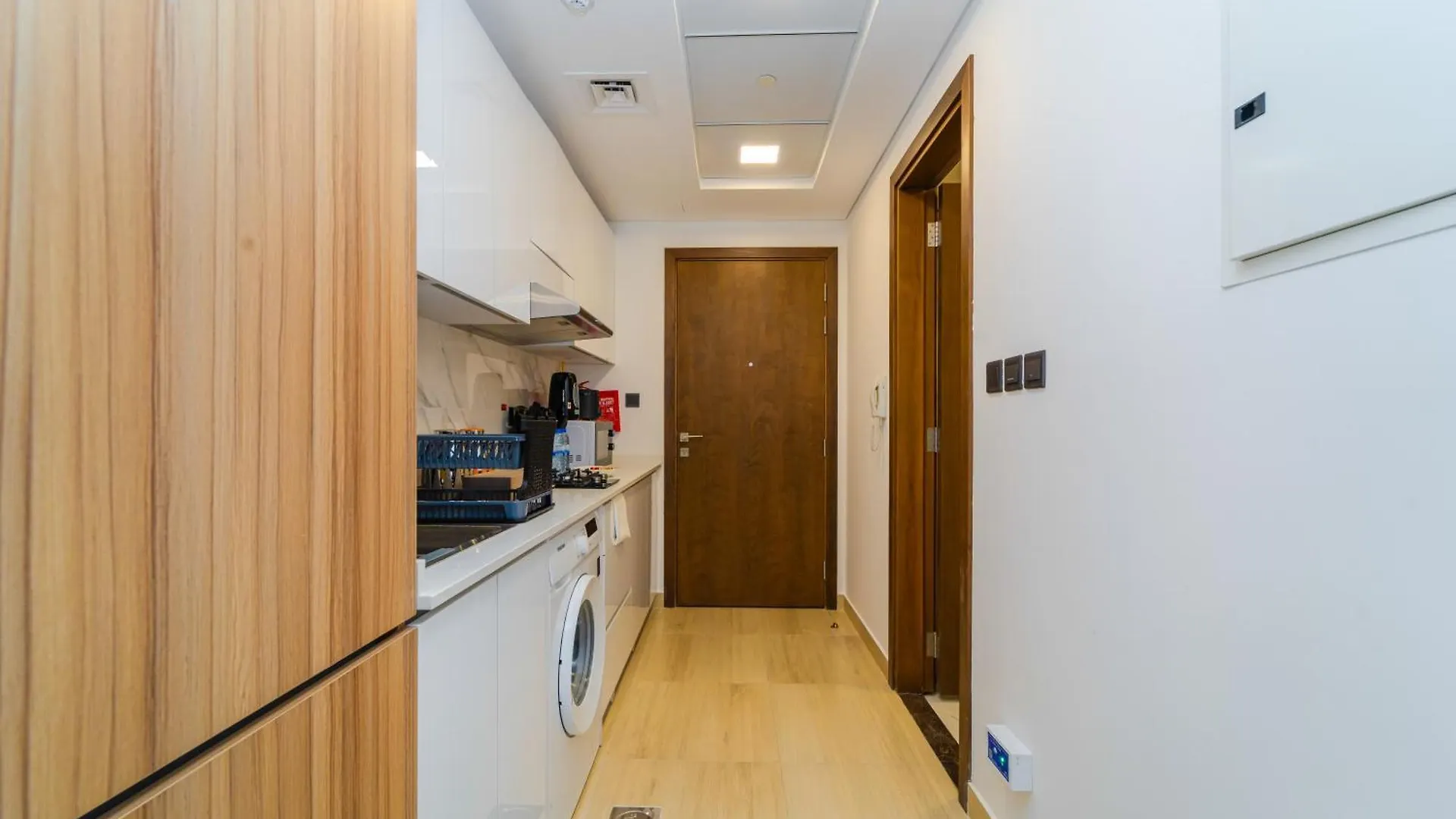 Elegant Jvc Stay Luxury Amid Nature Dubai 0*,