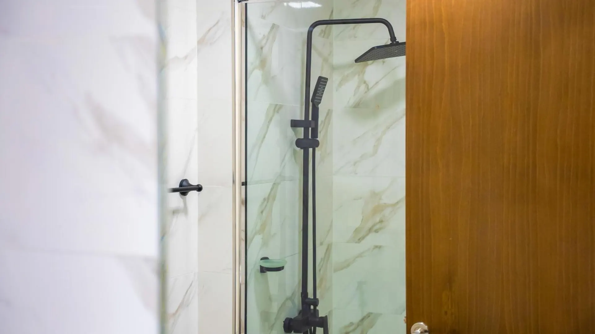 Elegant Jvc Stay Luxury Amid Nature Dubai 0*,