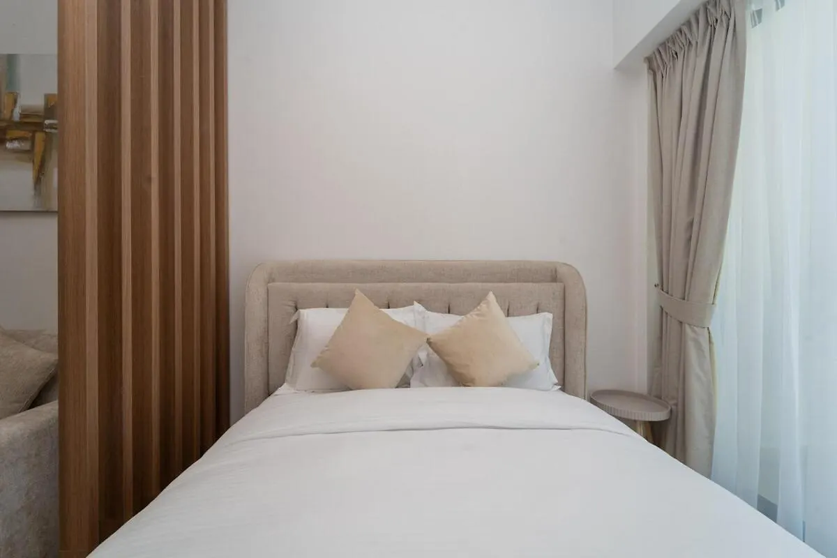 Elegant Jvc Stay Luxury Amid Nature Dubai