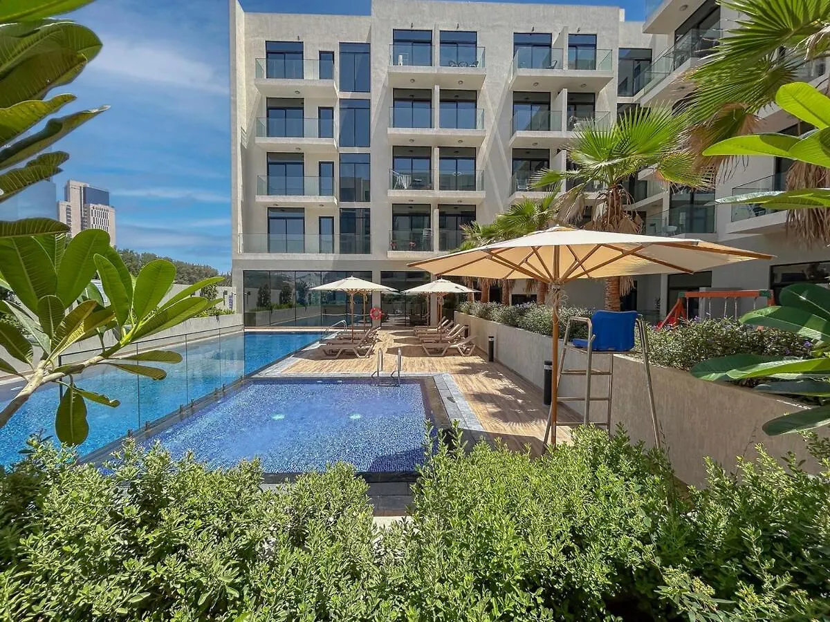 Elegant Jvc Stay Luxury Amid Nature Dubai 0*,