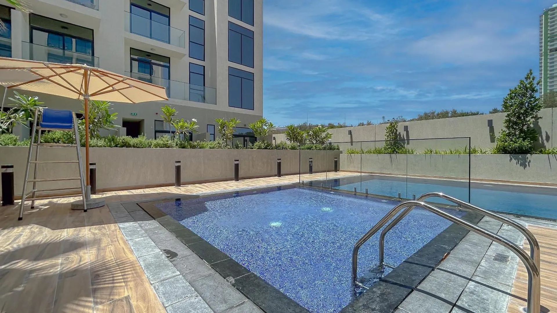 Elegant Jvc Stay Luxury Amid Nature Dubai